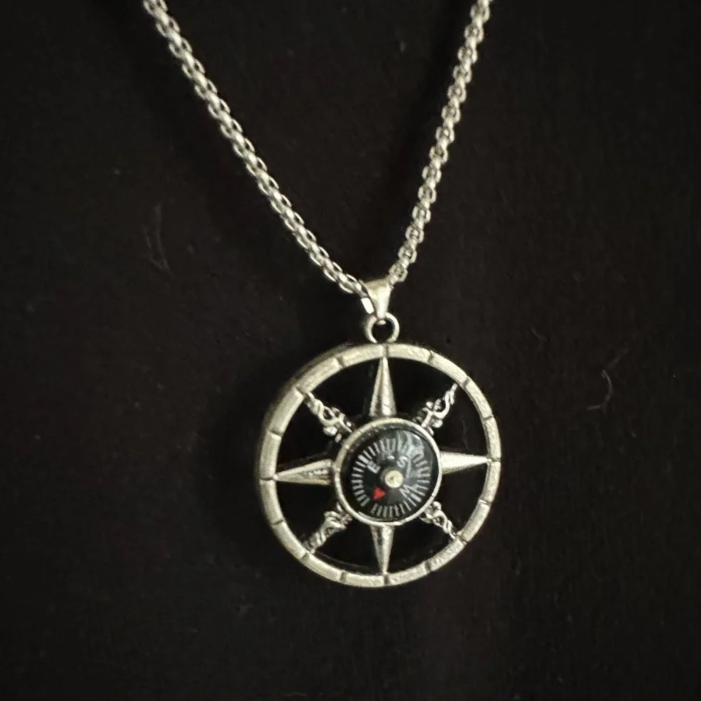 REAL working Compass Pendant Necklace, in GIFT BOX Casual Leisure Fashion - Picture 11 of 16